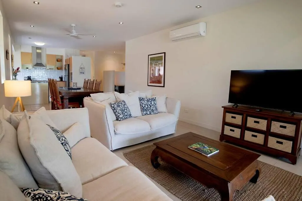 Beach House Apartment No 5 - Beach, Village Shops شاطئ ميشين 0*,