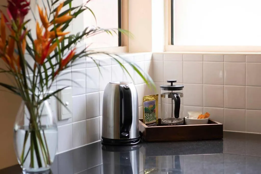 Beach House Apartment No 5 - Beach, Village Shops شاطئ ميشين أستراليا