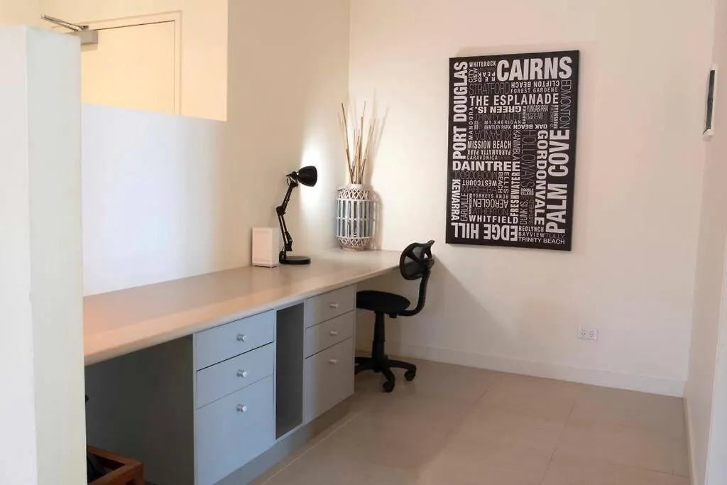 Beach House Apartment No 5 - Beach, Village Shops شاطئ ميشين أستراليا